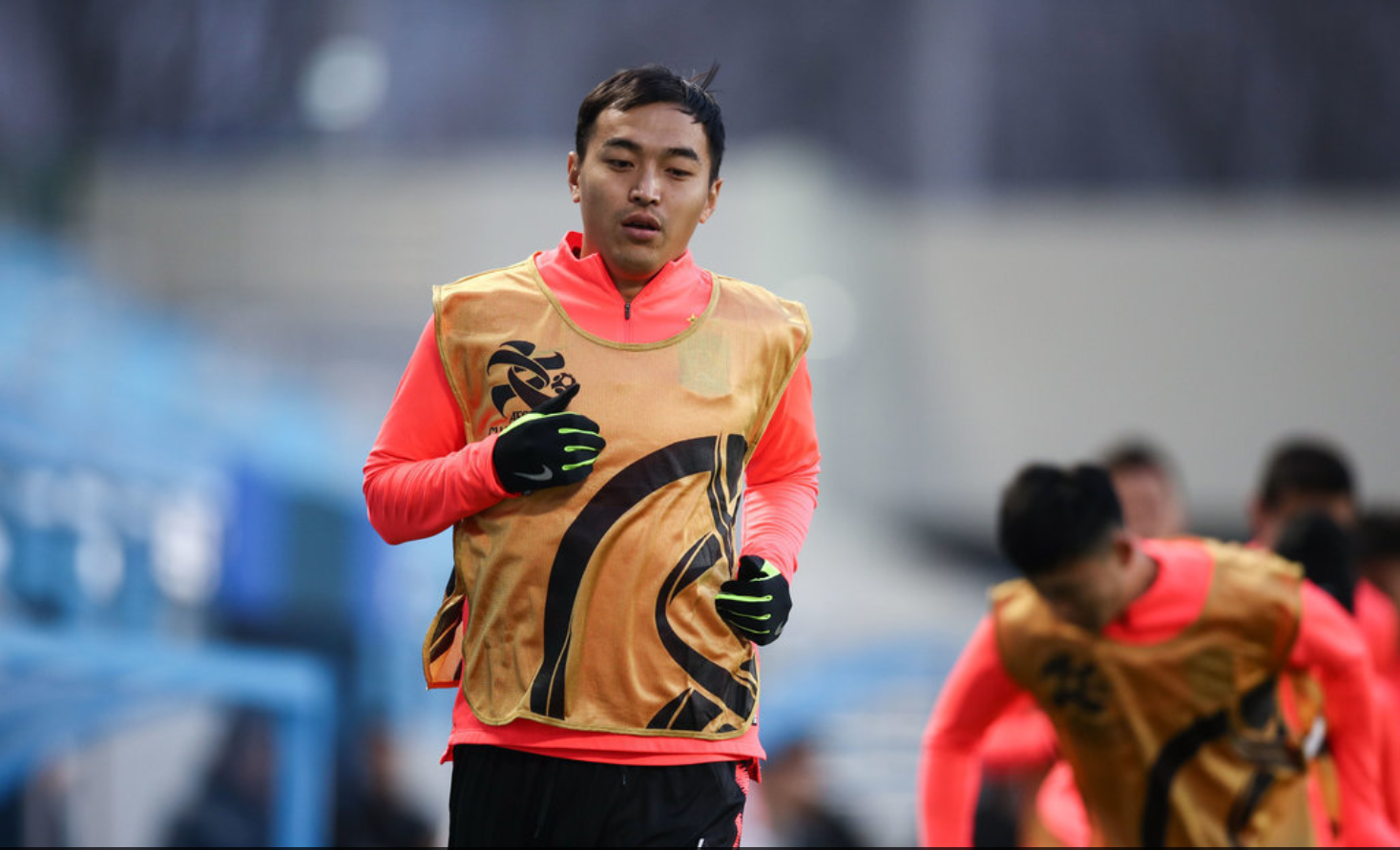 亚博体育-关于法兰克福训练开放日，冲刺阶段止住颓势引欢呼，亚冠在即，年轻球员得到机会的信息-亚博体育